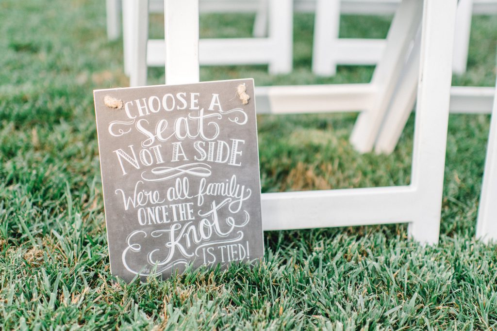 charlotte-wedding-photographer-alexander-homestead-uptown-charlotte-alyssa-frost-photography-bright-and-airy-choose-a-seat-sign