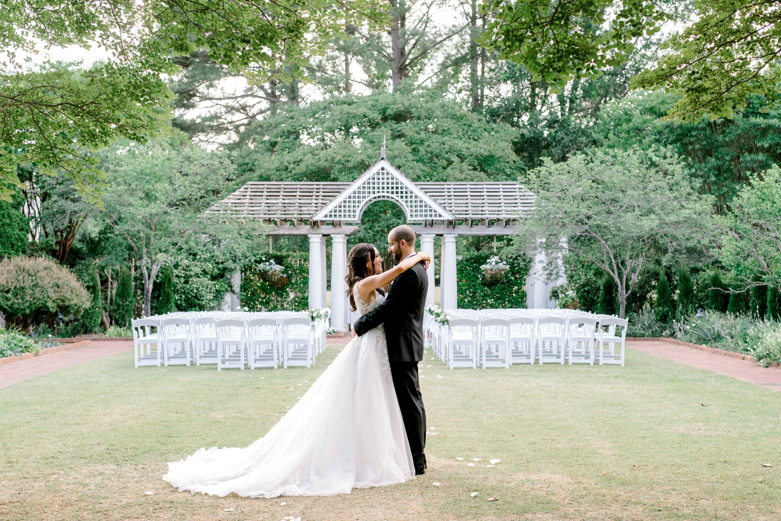 Daniel Stowe Botanical Garden Wedding bride and groom